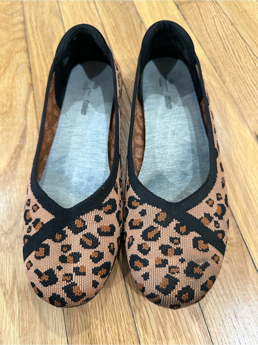 Clarks Cloudsteppers Carly Leopard Print Knit Ballet Flats Women’s Size 9.5
